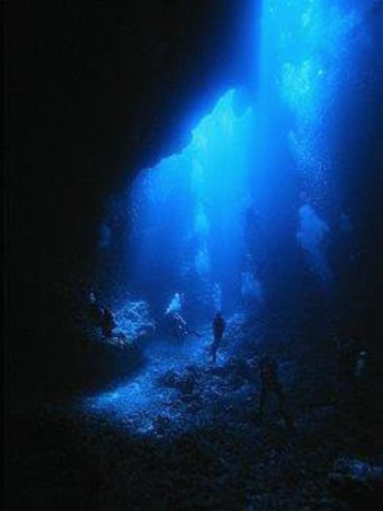 블루홀(BLUE HOLE) 이미지